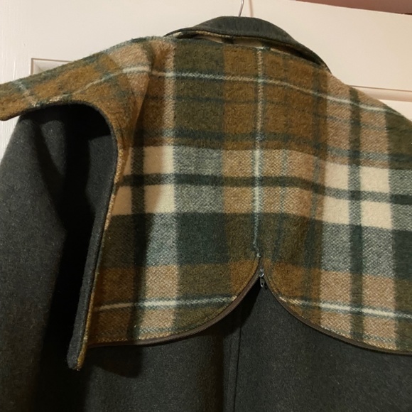 Vintage Green Woolrich Coat with removable hood - Picture 4 of 10